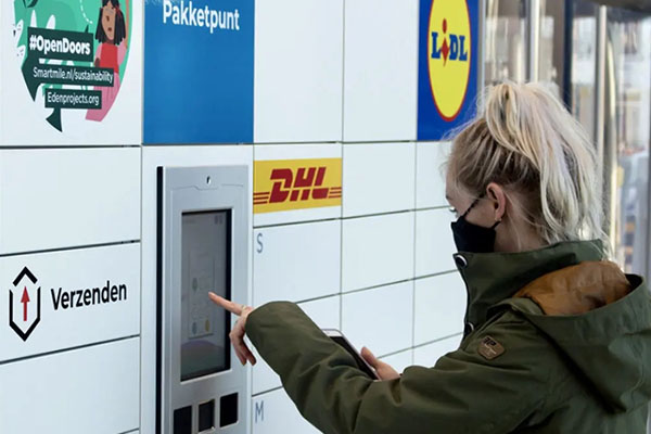 Smart parcel locker touch control and display solutions